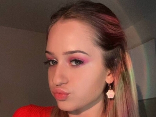 Webcam sex with Sarahdrew