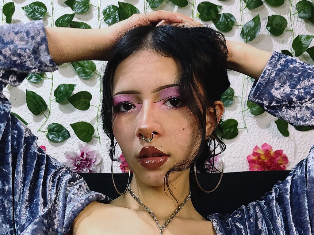 Sarahearhart's profile - Image n°0