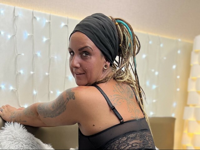 Profil de SarahSaint - Photo n°0