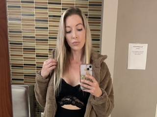 Serenastone28's Sexcam