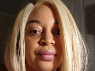 Sexo por webcam con Serenitylynn