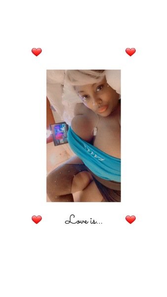 Sexylexy33's profile - Image n°0