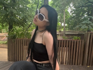 Webcam sex with Shemikagnerre