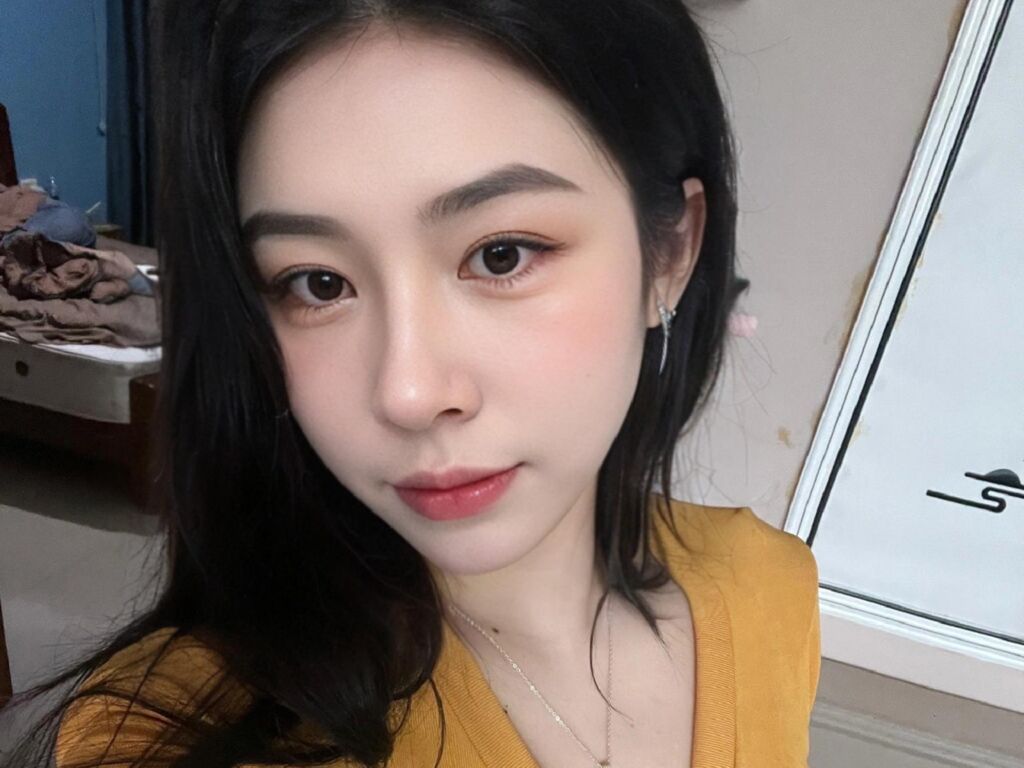 Shirleyeva's profile - Image n°0