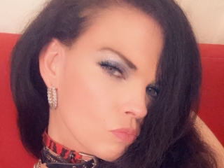 Sexo por webcam con Simonechamberlin