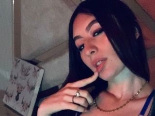 Sexo por webcam con Skyandrose