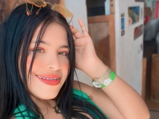 Webcam sex with Sofiahot018