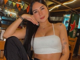 Sexo por webcam con Sofiasirenn