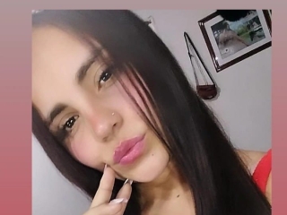 Sexo por webcam con Sofiialuxx
