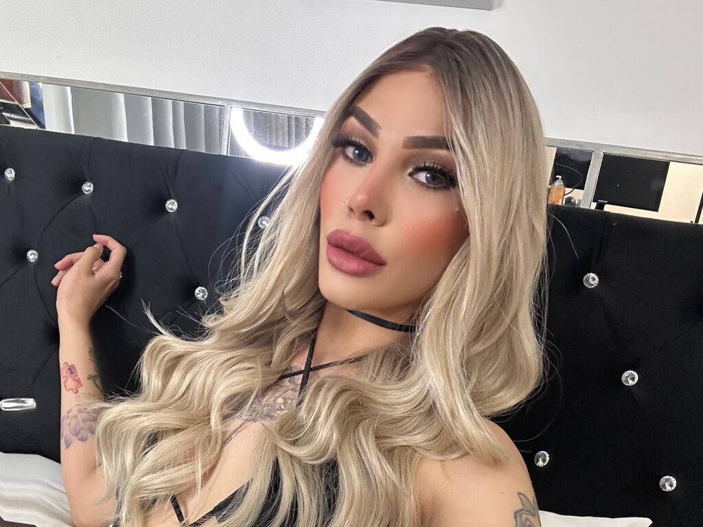 SophiaRichie's profile - Image n°1