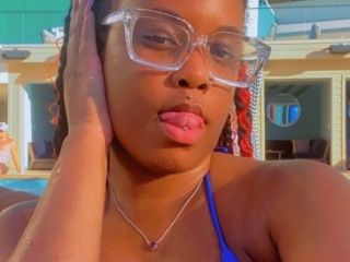 Sexo por webcam con Symonemonae