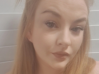 Webcam sex with Tattooedhousewife