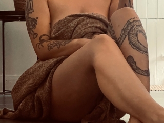Tattooedteasexxx's Sexcam