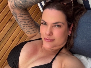 Webcam sex met Thenaughtymilfnextdoor