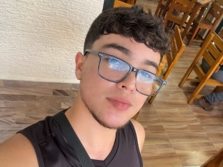 Sexo por webcam con Thiagomonaco