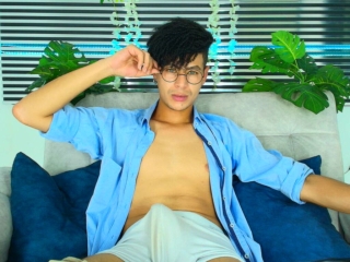 Sexo por webcam con Thiagosaenns