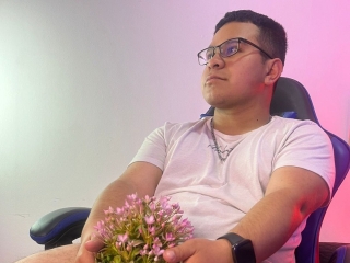 Sexo por webcam con Thiiago_Saenz