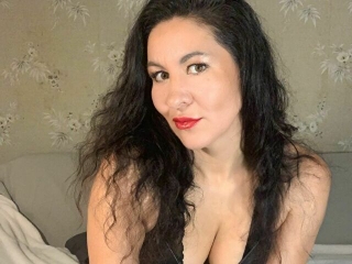 Sexo por webcam con TinaMoretti