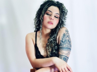 Webcam sex con Tinymeyer
