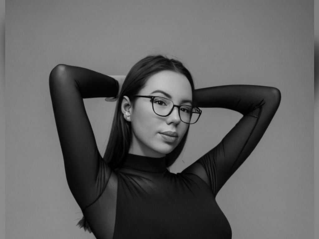 Tishamills's profile - Image n°1