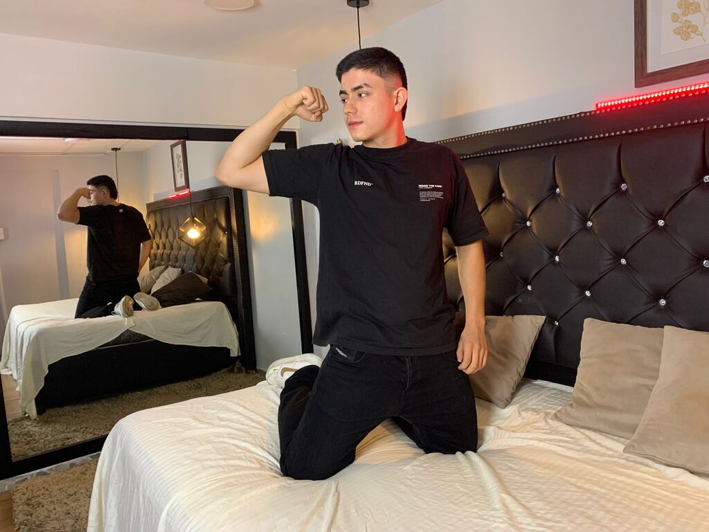 Tomgreyy's profile - Image n°0