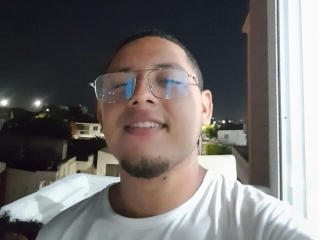 Webcam sex met Tomyluis