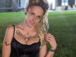 Webcam sex con Toravic