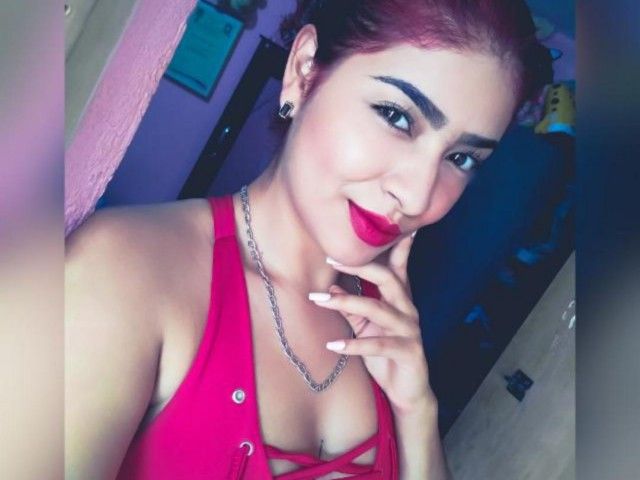 VickyRoman's profile - Image n°0