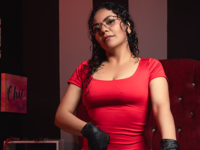 Veronicaflyn's profile - Image n°1