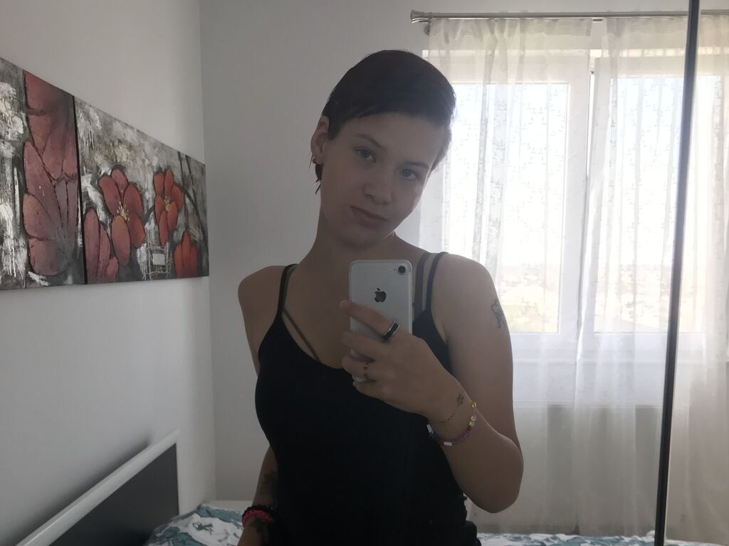 Vickyzenaida's profile - Image n°1