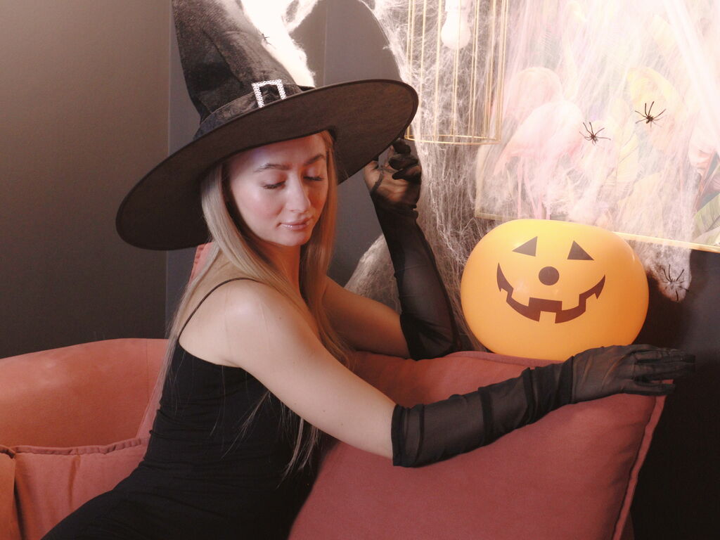 Victoriariddle's profile - Image n°0