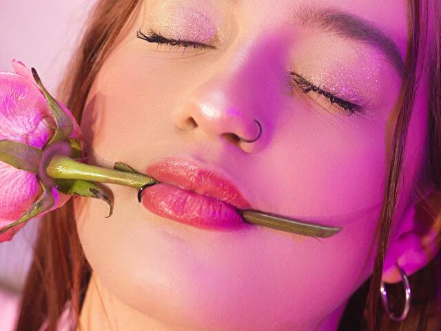 Violet7's profile - Image n°1