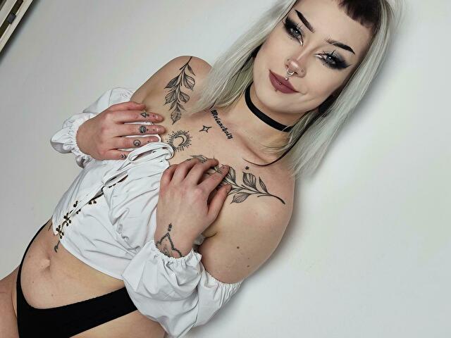 ViviaDarc's profile - Image n°1