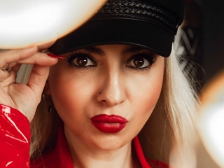 Webcam sex with VixenMilf