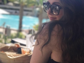 Wetcherrrymilf's Sexcam