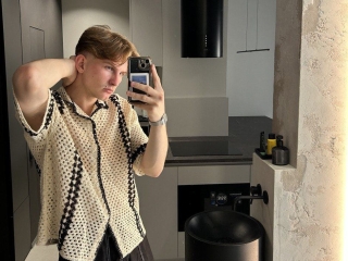 Whitenight18's Sexcam