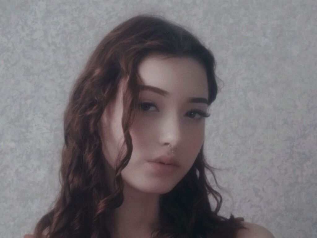 Whitneyafton's profile - Image n°0