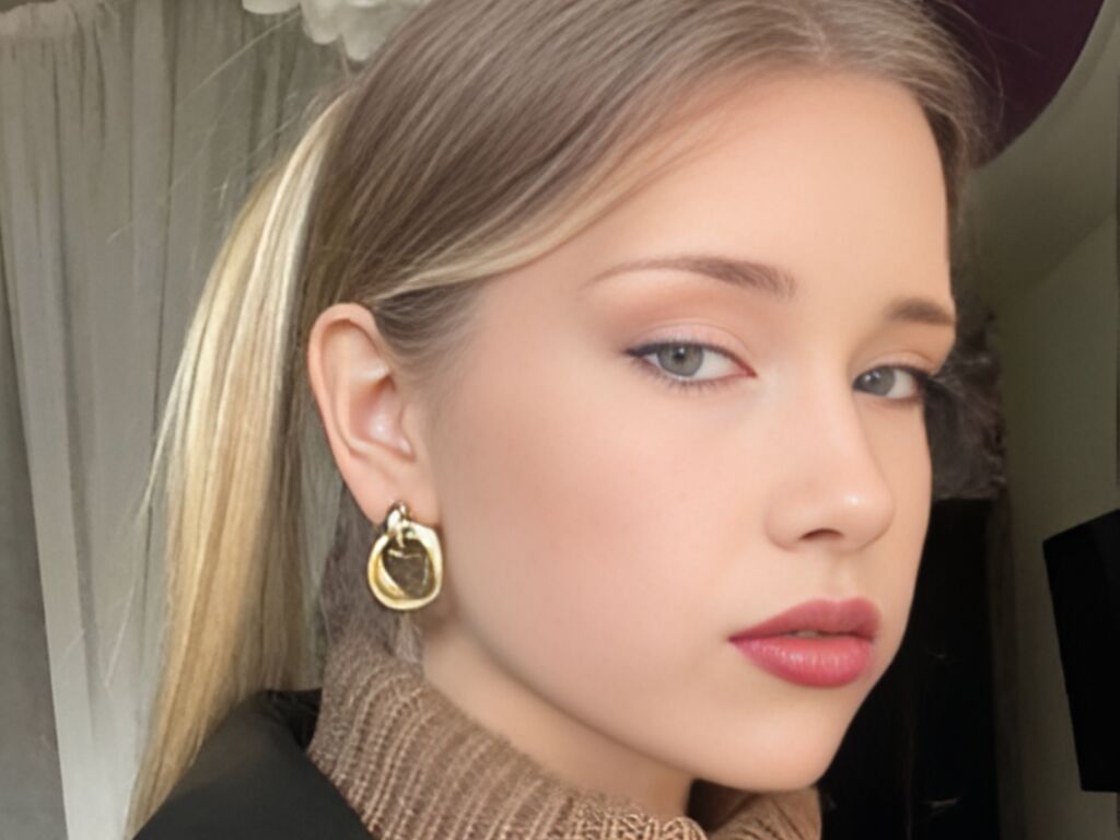 Whitneybate's profile - Image n°0