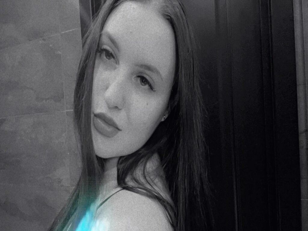 Whitneycordner's profile - Image n°2