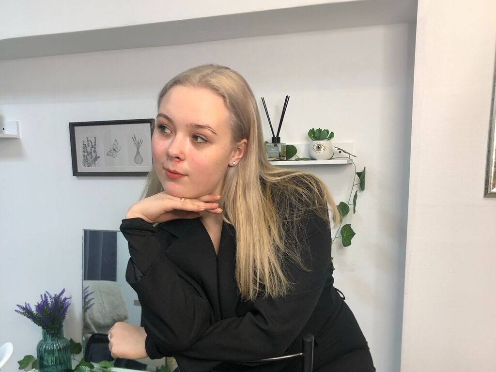 Whitneycrumpton's profile - Image n°0