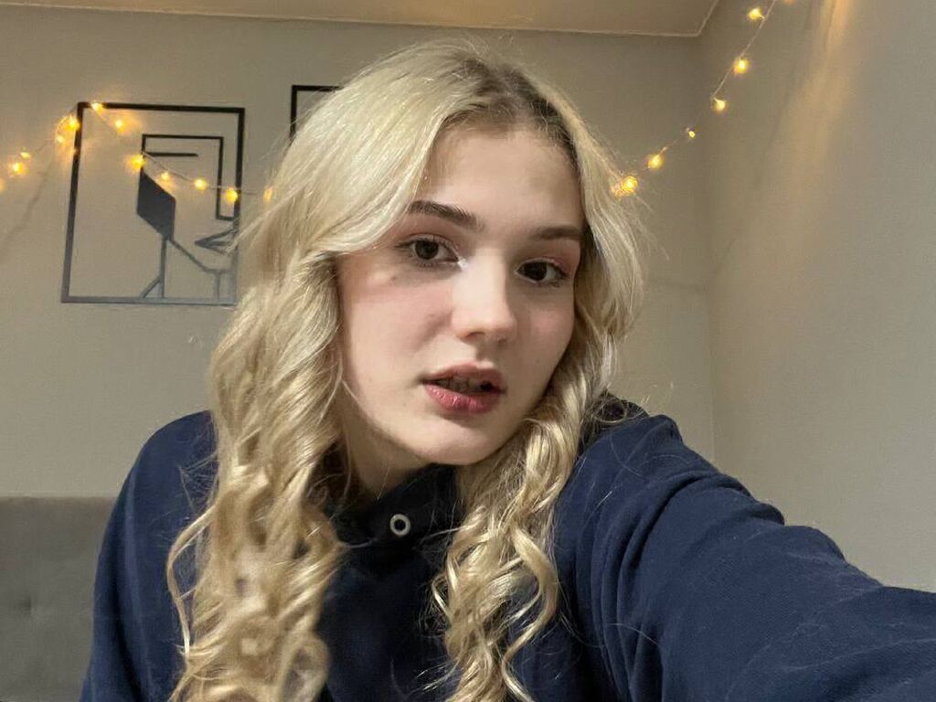 Whitneyfrail's profile - Image n°0