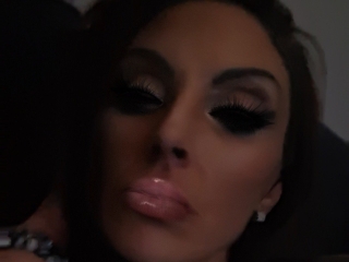 Wintercharmz's Sexcam