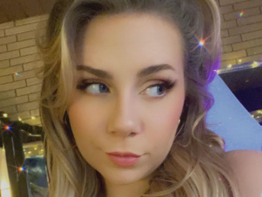 wittywhitney's profile - Image n°1
