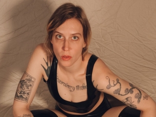 Webcam sex with Xoxoaliaquinn