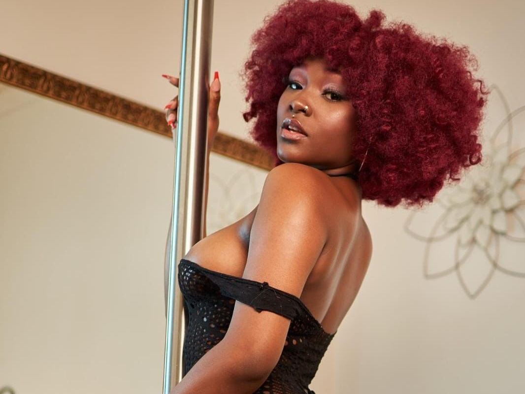 Yasmeenclarck's profile - Image n°1