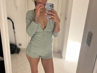 Youngmilf700's Sexcam