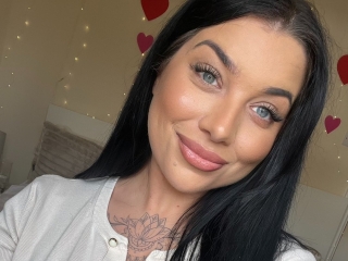 Sexcam Porn von Your_Tatted_Amy