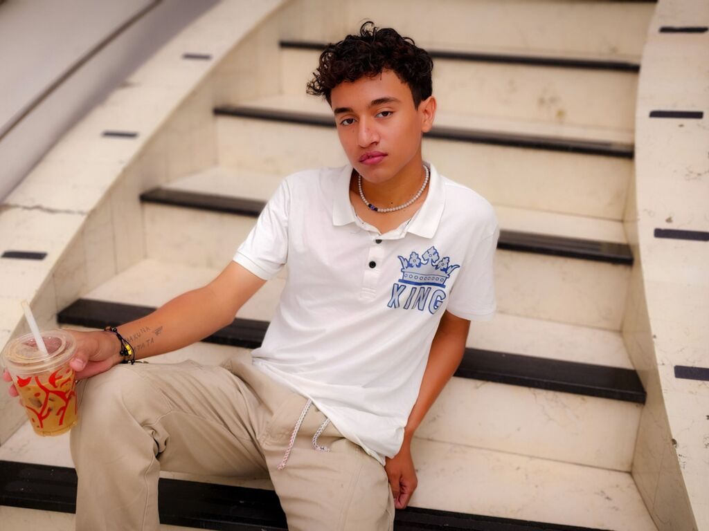 Yousefandres's profile - Image n°1