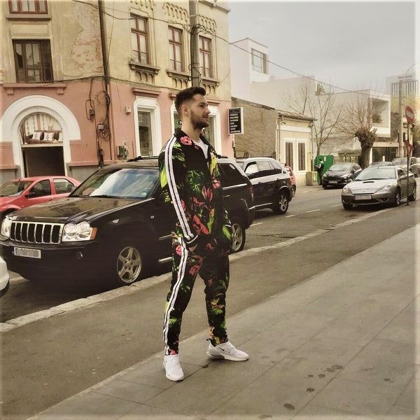 Perfil con Zach_Zachary - Imagen  n°63