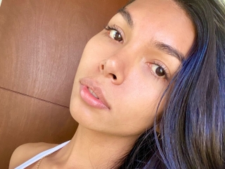 Webcam sex con Zafrinaserratos